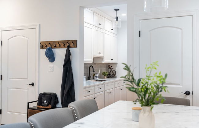 Luxuriously Lakeside by Avantstay Lakefront Retreat w Game Room - Foto 25