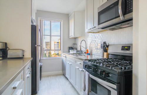 Luxury 2 Bedroom 2 Bathroom Residence Great View - Photo 5