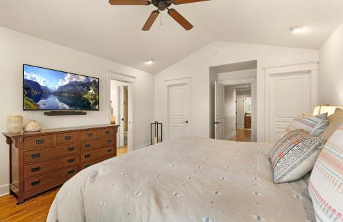 Ponderosa Escape Stunning Location Incredible Game Room Urban Trail System AC EV-charger - Photo 20