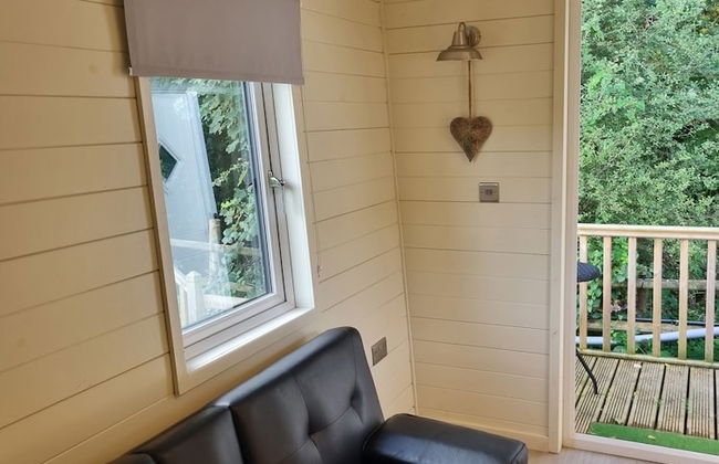 Glamping Hut - Riverview 4 - Photo 8