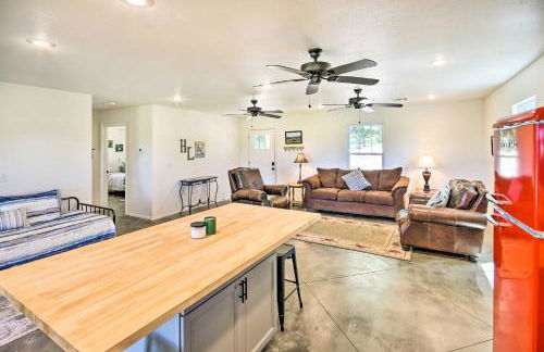 Peekaboo Water Views Lake O the Cherokees Cabin - Foto 7