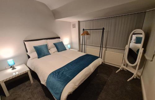 Whole House - 4 Bedrooms - Parking - Sleeps 8 - Foto 30