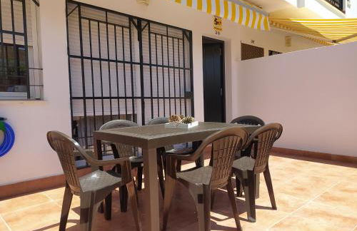 Gran adosado de esquina muy cerca de la playa en la Antilla - Foto 21