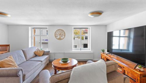 Sabina Monteurwohnung I 75 Zoll TV I KÜCHE I BAD I BACKOFEN I - Foto 2