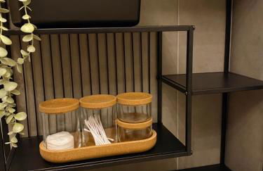 371living, Altbau-Charme am Kaßberg, Perfekt für Workation, Urlaub oder Kurztrip, Entdecke Chemnitz, Moderne Küche, Waschmaschine, Smart TV, Schnelles WLAN, Bequemes Bett - Foto 11