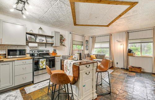 Sterling Home with Patio, BBQ Grill and Fire Pit! - Foto 7