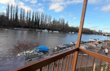 Elegant 1-Bedroom Flat With Stunning Thames views - Photo 10