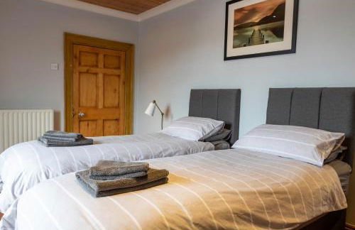 Beautiful Grade II listed apartment. - Photo 18