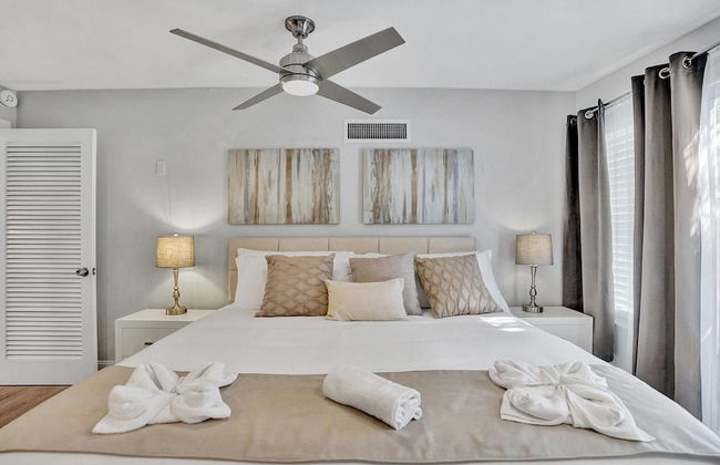 5BR with Heated Pool 5 min to Beach - Photo 5