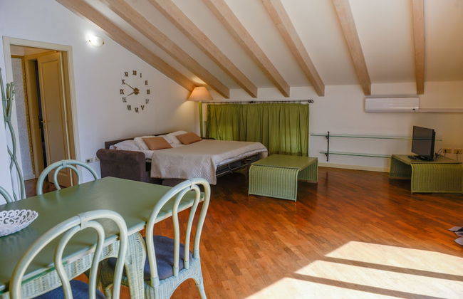 Queen of the Lake - Foto 1