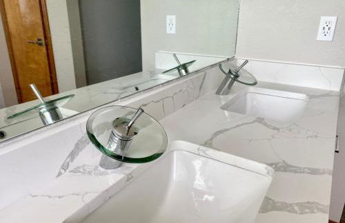 Artsy Home close to USAFA with Fireplace and Patio - Foto 22