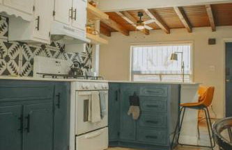 Casa Charleston-3BR-2Bath-Private HOT TUB-Pet Friendly-No Pet Fees! - Photo 14