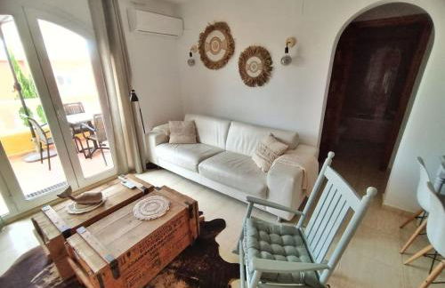 Zonnig appartement met zwembad - Foto 2