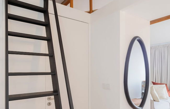 Liiiving - Mezzanine Delight Balcony - Photo 6