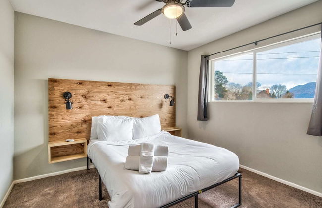 2brclose To Hiking & Garden of Godsbose Surround Sound Pet-friendly - Photo 7