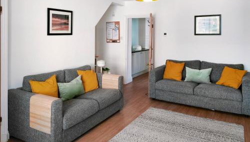 Cygnet Cottage - Photo 2