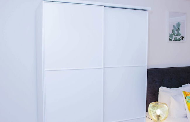 Riverside 2 Bed Apartment - Foto 28