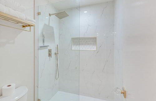 Resort-Style Pools Vibrant Condo in Palm Springs - Foto 17