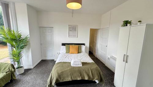 THE SPRINGFIELD SUITE - ONE BEDROOM APARTMENT - KIDDERMINSTER CENTRAL - SLEEPS 3 GUESTS - PARKING INCLUDED - WEST MIDLANDS SAFARI PARK LOCATIOn - Foto 4