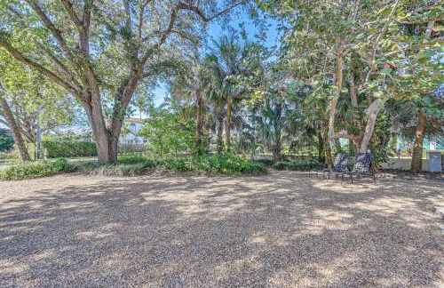 Walk to Beach Old Naples Escape with Private Pool! - Foto 27