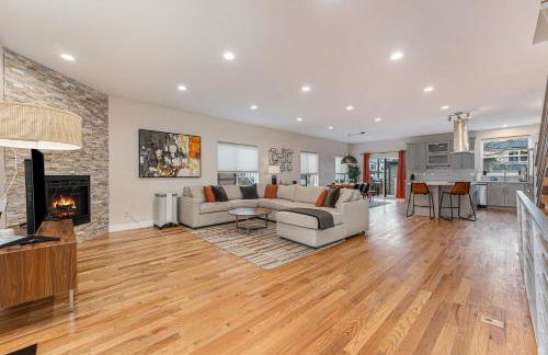 Walk to Broncos Stadium Hot tub & Rooftop - Foto 7