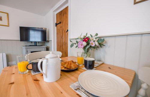 North Cottage, Alderton - Photo 19