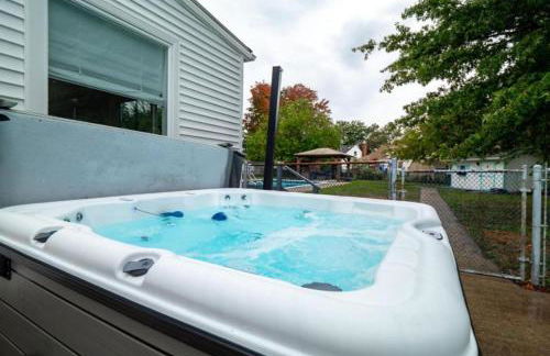 4 Bedroom Pool and Hot Tub Home Near Cleveland - Foto 68