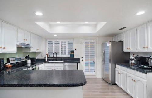 Large Pool With Diving Board, Remodeled 3bdrm, Near State Farm STDM and More! - Foto 10