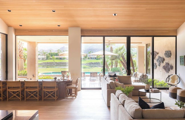 Moonshine by Avantstay Modern & Stylish Estate w/ Bar, Fire Pit & Hot Tub 5 bd - Foto 8