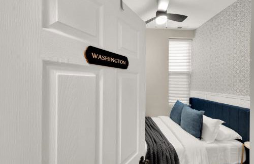 Luxury 4-BR with Free Parking in Heart of DC - Steps to Metro - Photo 24