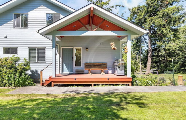 Harborview Getaway by Avantstay Walk to Beach - Photo 29