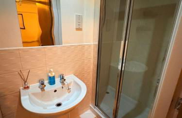 2 bedroom 2 bathroom ground floor apartment in central location - Foto 71