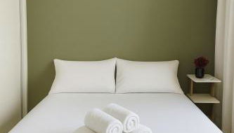 Apto 2 min Uberlândia Shopping, UMC, Leroy Merlin, Unitri c Ar condicionado - Foto 1, towels, wardrobe