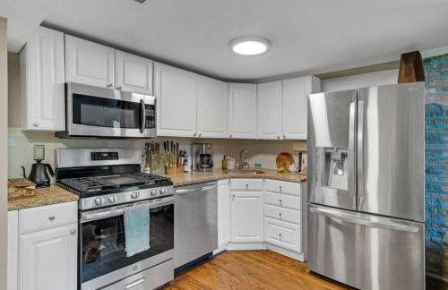 The Village Inn by Dakota Gal Digs - Foto 28