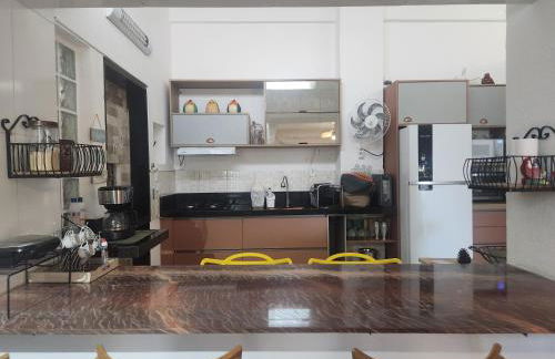 Refúgio dos sonhos - piscina de borda infinita e hidromassagem com vista - Foto 12