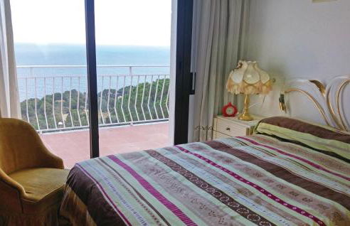 Cozy Home In Blanes With House Sea View - Photo 22