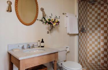 1-bed luxury seafront cabin in heart of Newlyn, Mousehole - Photo 18