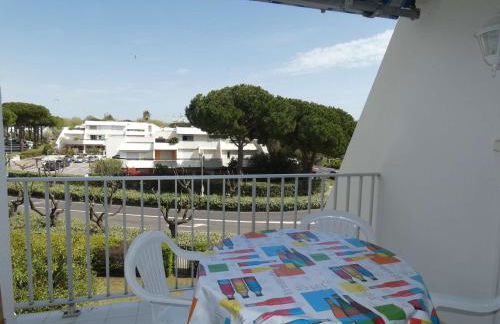 2 Pièces avec Piscine, Proche Plage et Commerces, Quartier Calme avec Parking Privé - FR-1-328-145 - Photo 2