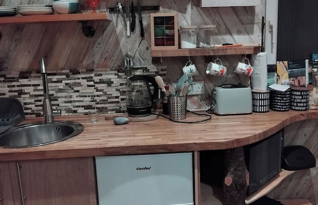 Unique 2-bed Cabin in Llanelli - Foto 12