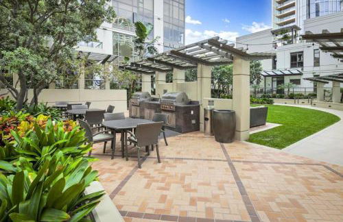 Panoramic Bay and City Views - 2BR, Pool, Gym, Parking - Foto 38