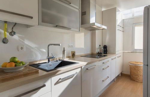 2 Bedroom Belem Wonder by LovelyStay - Photo 9