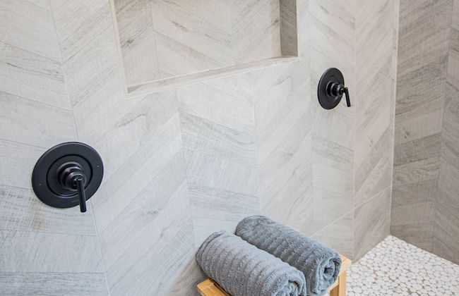 Amazing Lake House With Beach Access 4 Bedroom Home by RedAwning - Foto 50