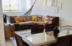 Apartamento amplo, perto de tudo - Foto 1