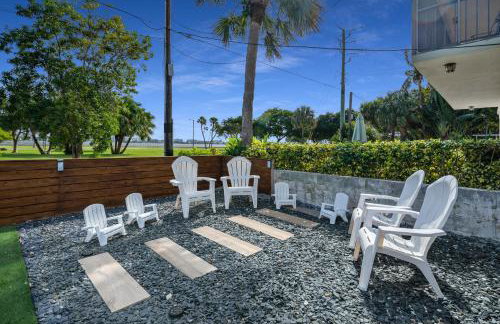 Historic Waterfront estate With Yard & Modern Kitchen - Foto 12