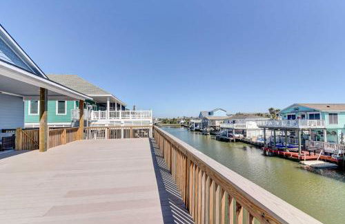 Private Dock and Patio Waterfront Galveston Retreat - Photo 26