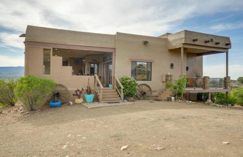 Mtn-View Adobe Home with Large Deck Near Prescott! - Foto 3