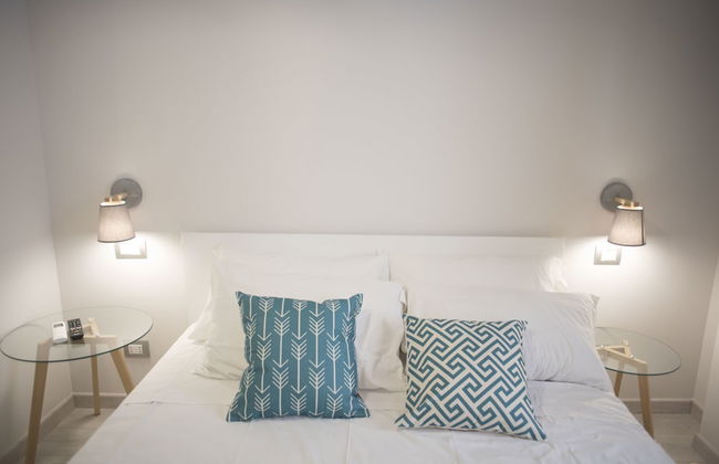 Winkler Suites - Photo 16