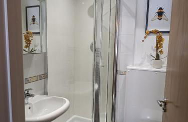 Beautiful Modern Coventry City Centre Apartment - Foto 25