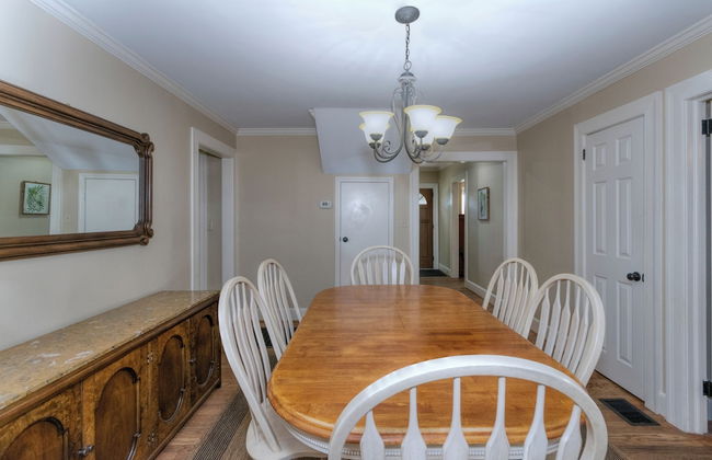 Pool Near Fort Moore Our White House - Foto 9