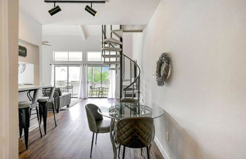 April Point Dr S - Photo 6